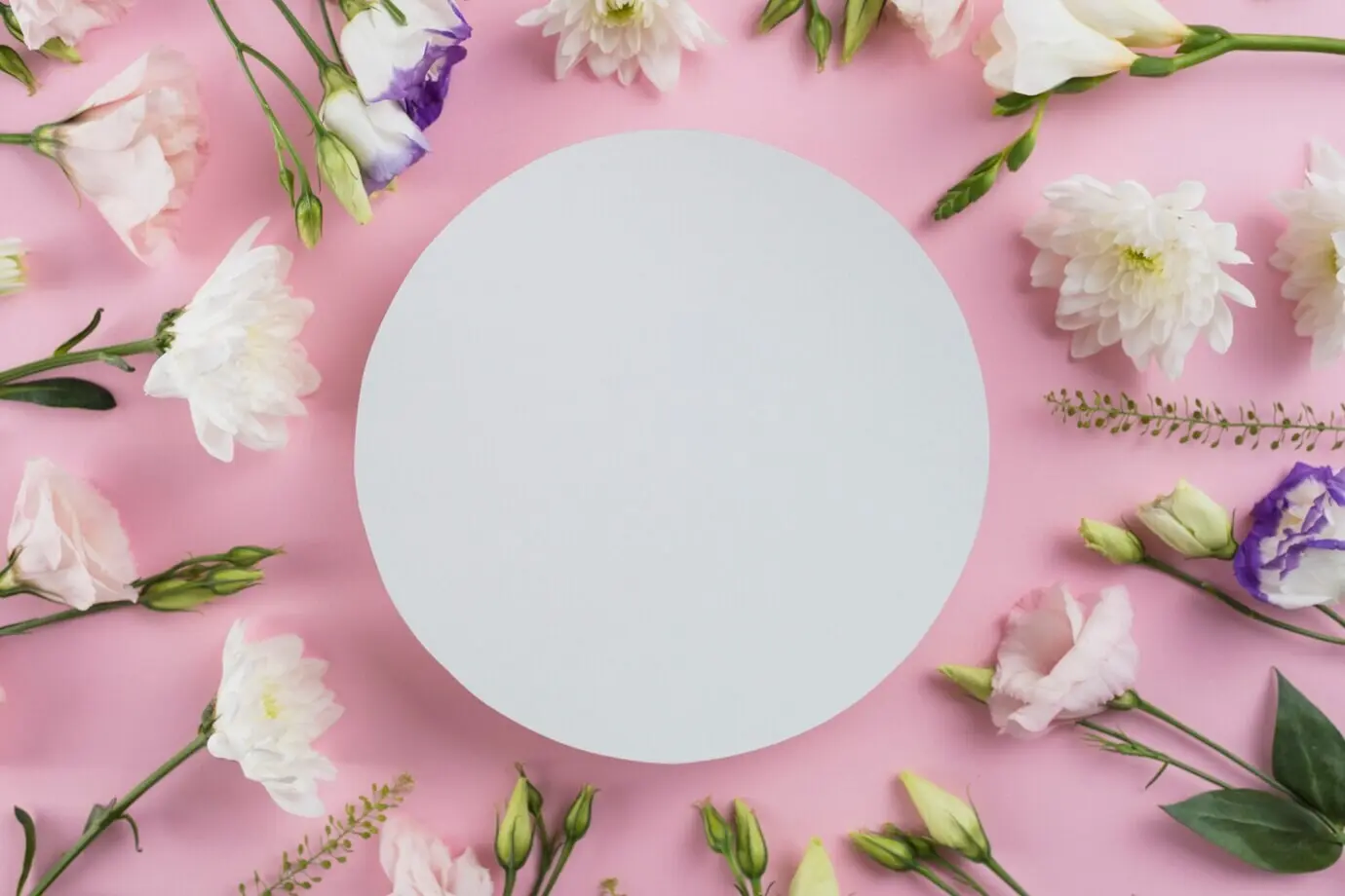 Blumenhintergrund mit Platz für Text